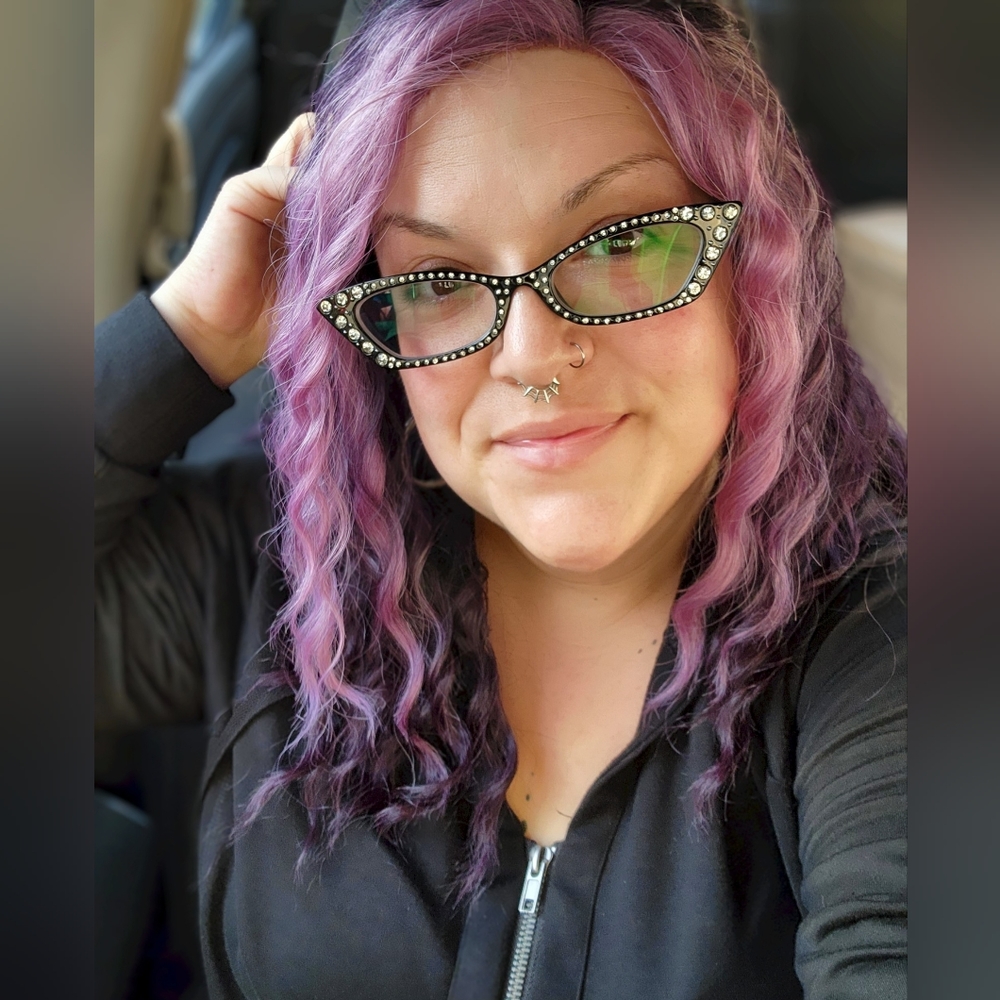 Meet your Posher, Nicole